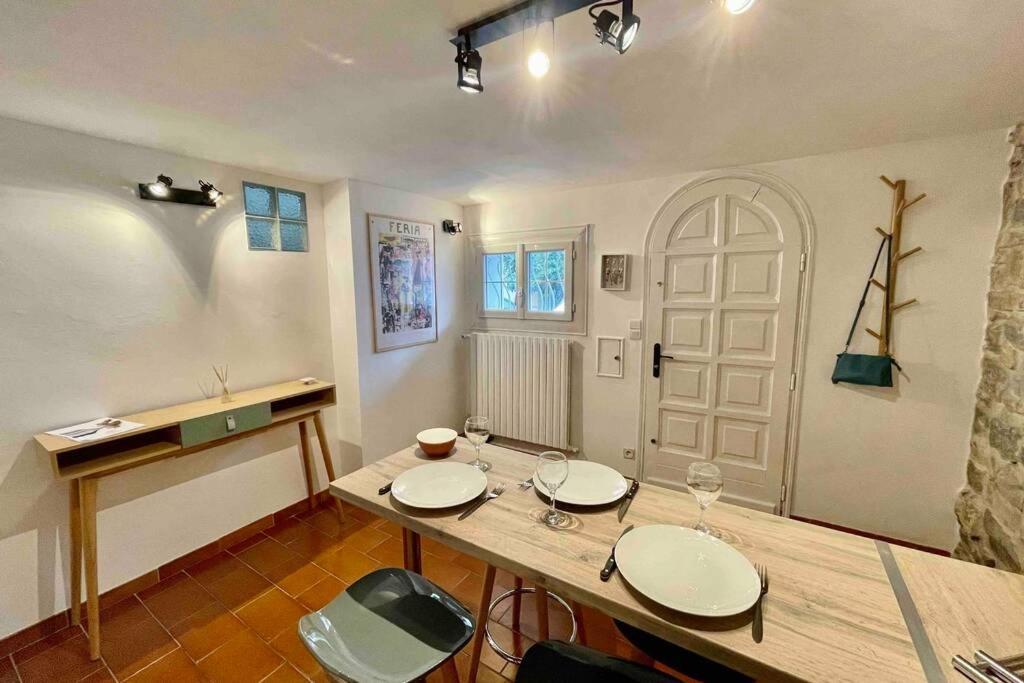 Le Jad Joli F2 Proche Gare, Arenes Avec Terrasse Privee Apartment Nimes Bagian luar foto