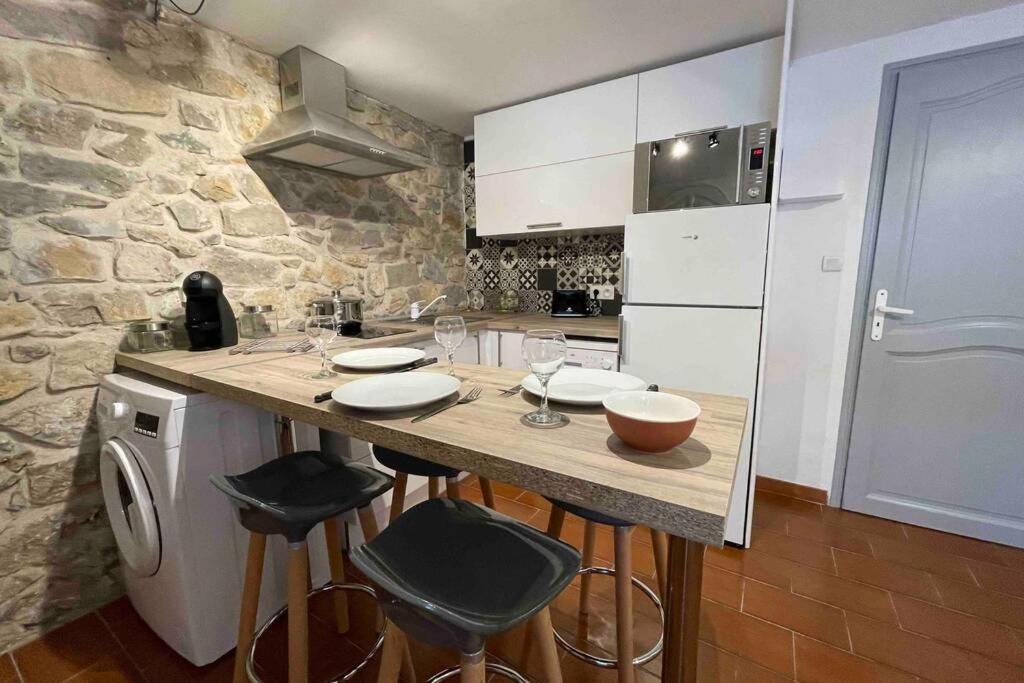 Le Jad Joli F2 Proche Gare, Arenes Avec Terrasse Privee Apartment Nimes Bagian luar foto