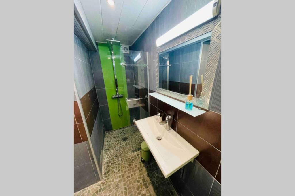 Le Jad Joli F2 Proche Gare, Arenes Avec Terrasse Privee Apartment Nimes Bagian luar foto